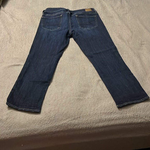 American Eagle Dark Wash Capri Jeans- Stretch- Size 8, worn, but great condition - Picture 3 of 5
